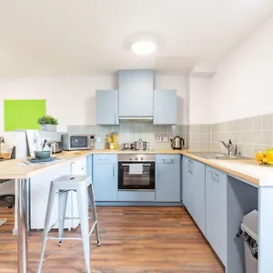 Bryson Court In Apartment